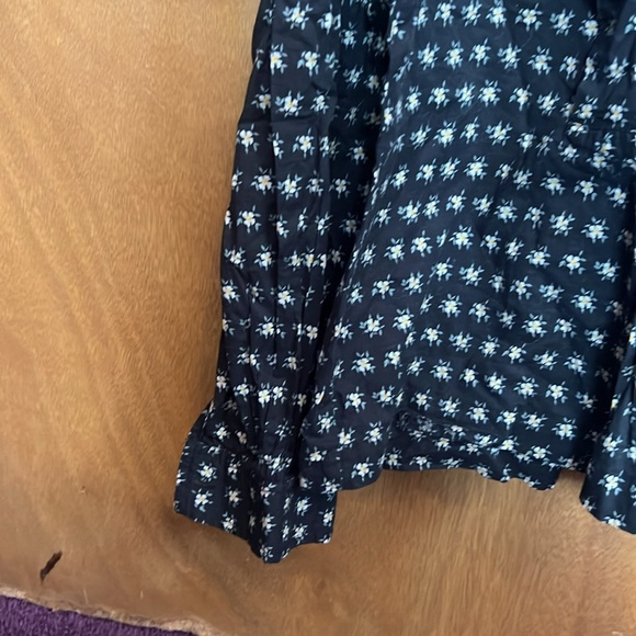 Sea ny. Cotton buttondown. Small flowers. Front embellishment. - Picture 4 of 7